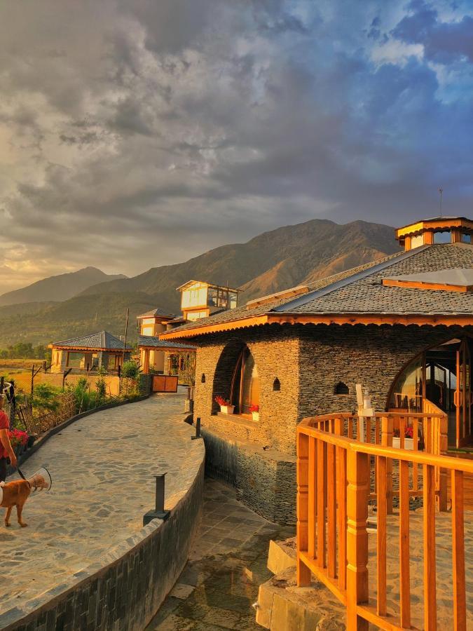 Osho Himalayas Wellness Resort Kangra Exteriér fotografie